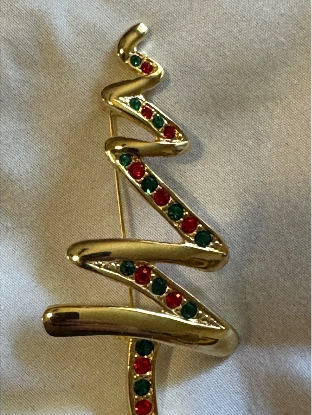Vintage Gold Ribbon Christmas Tree Brooch Rhinestone Holiday Pin